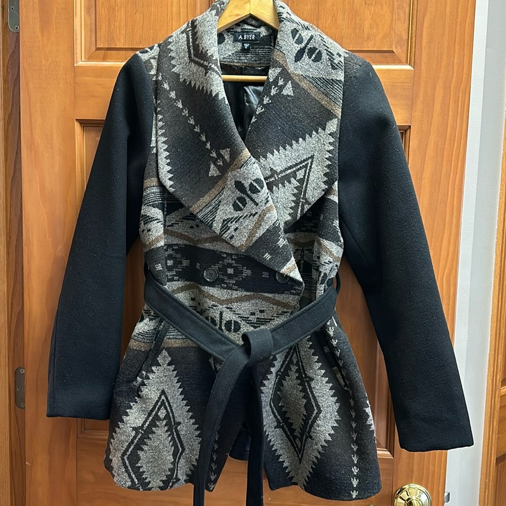 A. Byer Women's Black & Gray Patterned Wrap Coat with Belt